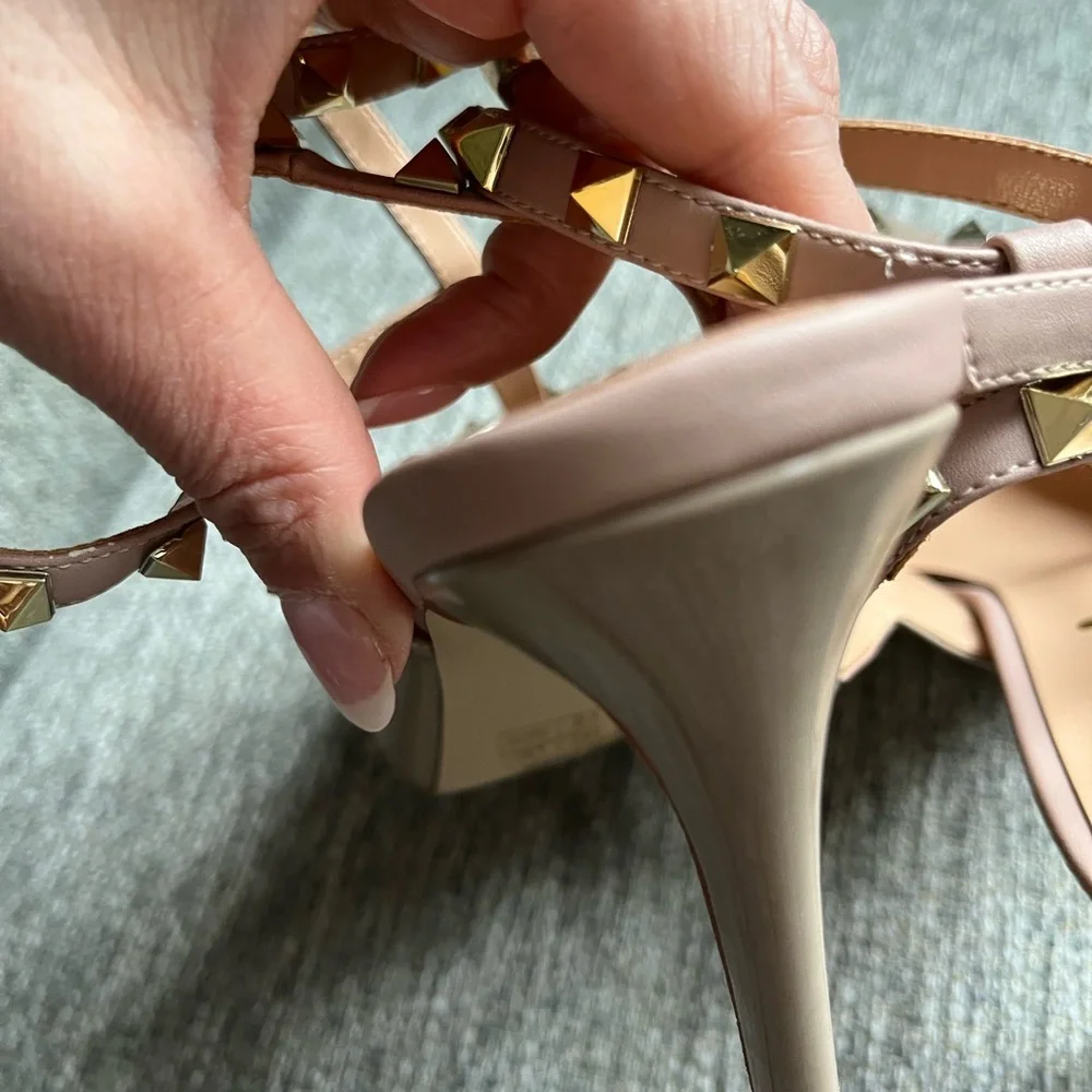 - Woman’s vegan leather gold studded heels. Size 8.5 - Picture 11 of 12